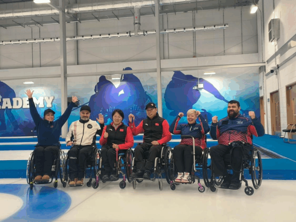 2025年第十届斯特灵轮椅冰壶混合四人及混合双人国际邀请赛夺冠