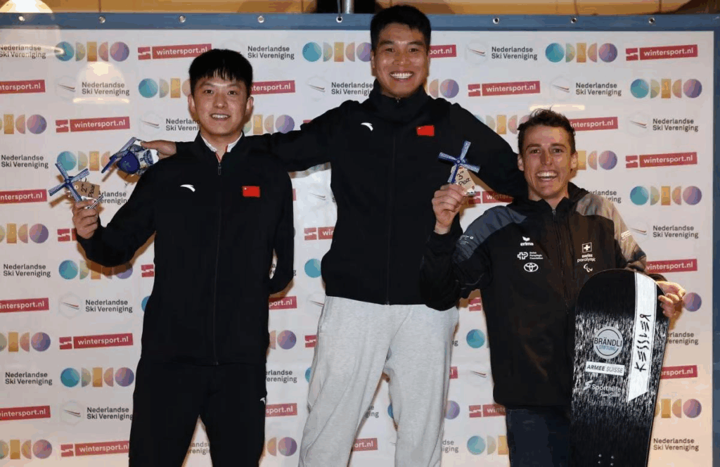 国家残奥单板滑雪队新赛季再创佳绩